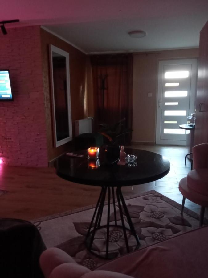 Aris Lux Appartement Ni Buitenkant foto